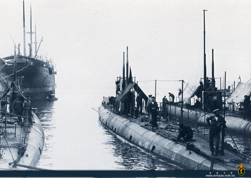 1917. Los 3 submarinos A en la Spezia, listos para su entrega